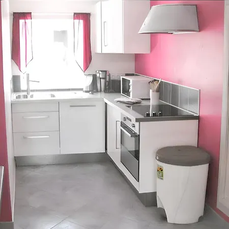 Moderne Avec Terrasse A Genes Du Retz 80 M² Apartment
